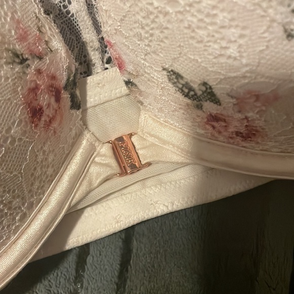Victoria Secret Floral racer back bra - Picture 2 of 3